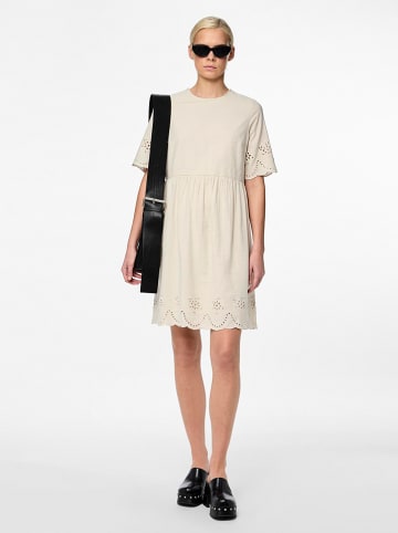 Pieces Kleid in Creme