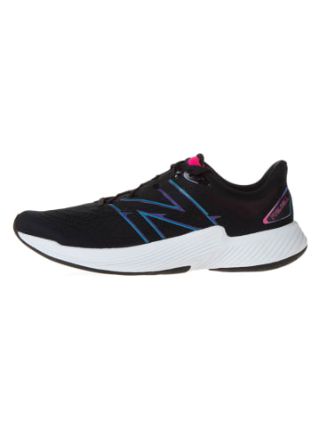 New Balance Buty "Fuel Cell Prism v2" w kolorze czarnym do biegania