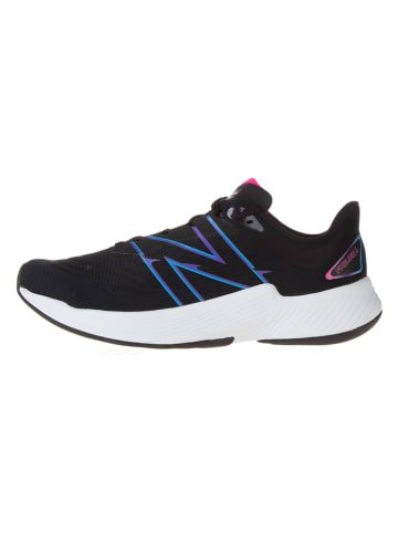 New Balance Laufschuhe "Fuel Cell Prism v2" in Schwarz