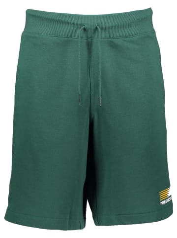 New Balance Sweatshorts "Sport Core" in Grün