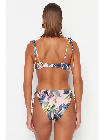 trendyol Bikini w kolorze jasnoróżowym