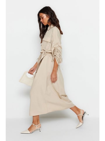 trendyol Kleid in Beige