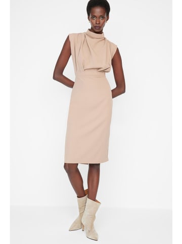 trendyol Kleid in Beige