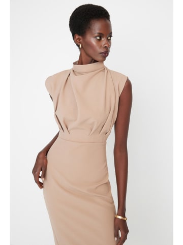 trendyol Kleid in Beige