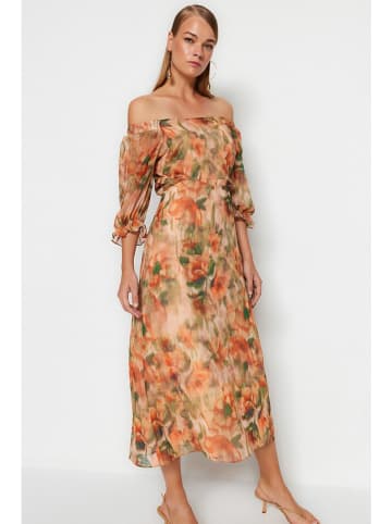 trendyol Kleid in Apricot/ Grün