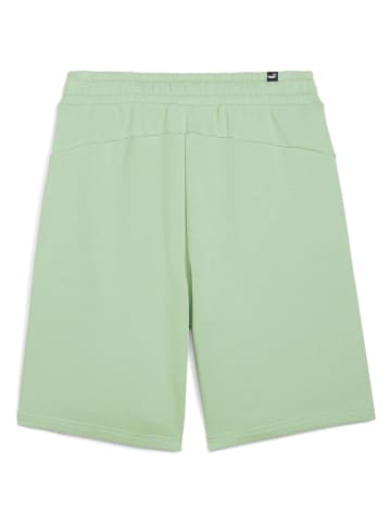 Puma Sweatshorts "ESS+ 2" in Grün