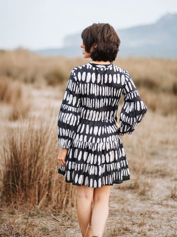 Isla Bonita by SIGRIS Kleid in Schwarz