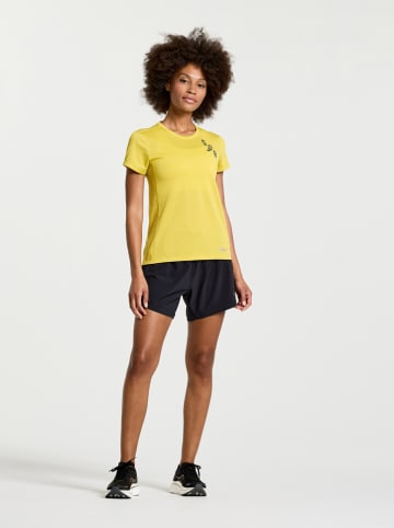 Saucony Trainingsshirt "Stopwatch" geel
