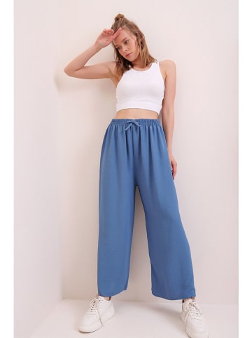 Trend Alacati Spodnie "Trend Alaçat Stili" w kolorze niebieskim