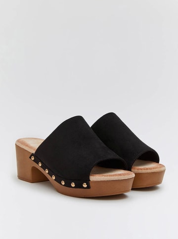 Bellucci Slippers zwart