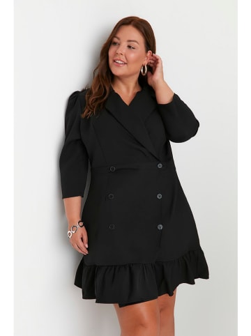 trendyol Kleid in Schwarz