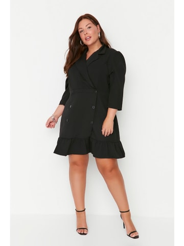 trendyol Kleid in Schwarz