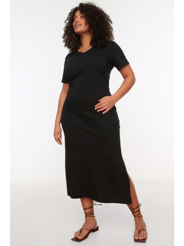 trendyol Kleid in Schwarz