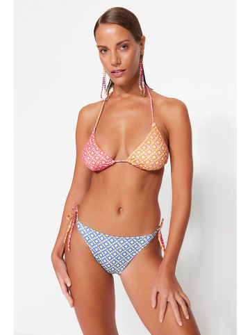 trendyol Bikini in Bunt