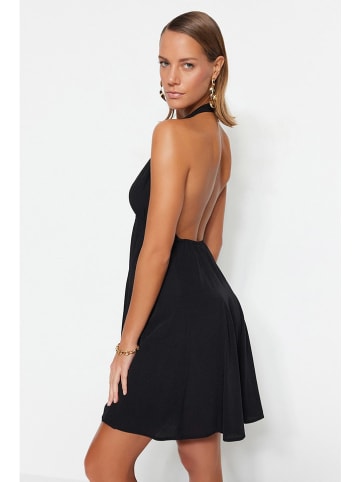 trendyol Kleid in Schwarz