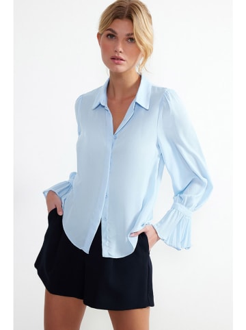 trendyol Bluse in Hellblau