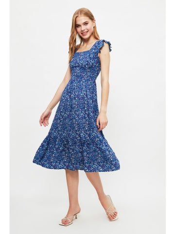 trendyol Kleid in Blau