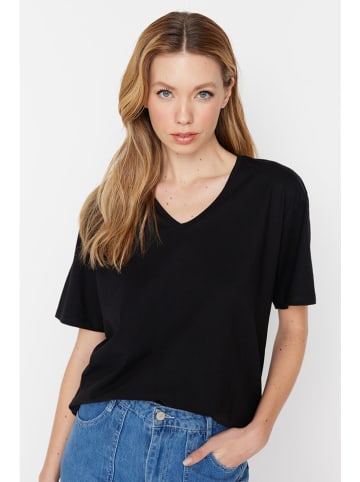 trendyol Shirt in Schwarz