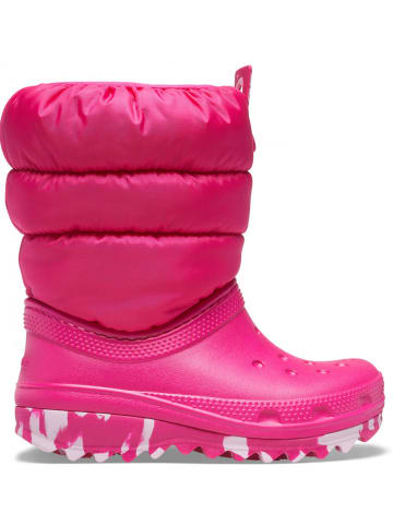 Crocs Kozaki zimowe "Classic Neo Puff" w kolorze różowym