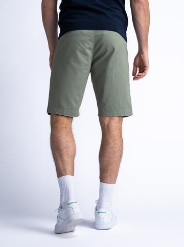 Petrol Industries Cargo Shorts in Hellgrün