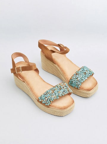 Belucci Keilsandaletten in Camel/ Hellblau