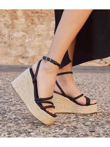 Belucci Keilsandaletten in Schwarz