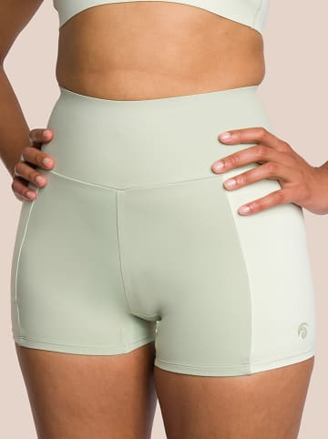 OCEANSAPART Trainingsshorts "Hope" in Grün