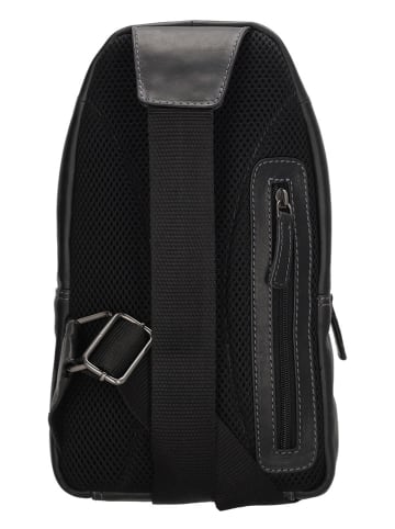 HIDE & STITCHES Leder-Brustbeutel in Schwarz - (B)16 x (H)29 x (T)5 cm