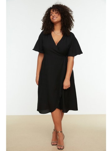 trendyol Kleid in Schwarz