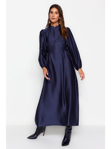 trendyol Kleid in Dunkelblau