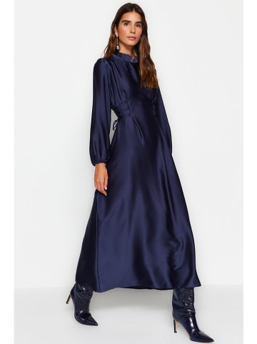 trendyol Kleid in Dunkelblau