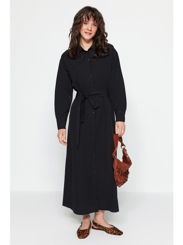 trendyol Kleid in Schwarz