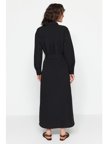 trendyol Kleid in Schwarz
