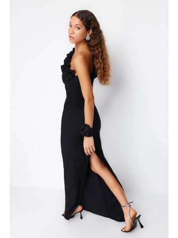 trendyol Kleid in Schwarz
