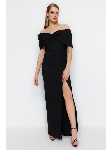 trendyol Kleid in Schwarz