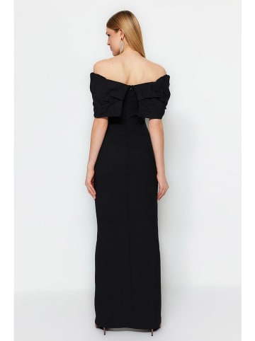 trendyol Kleid in Schwarz