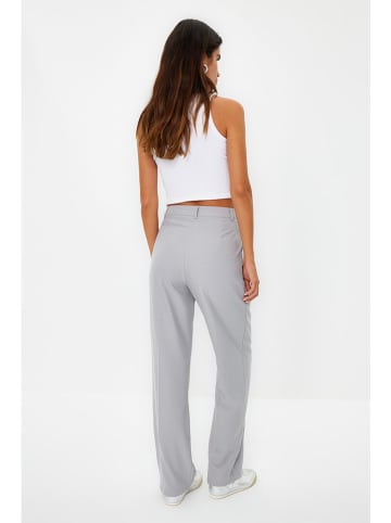trendyol Marlenehose in Grau