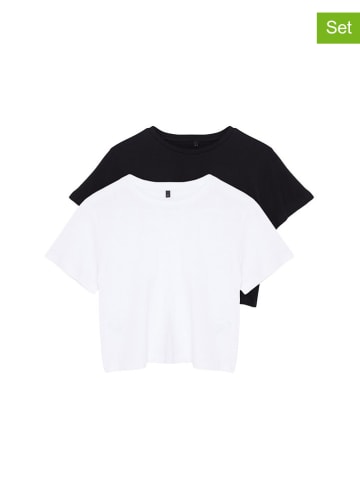 trendyol 2er-Set: Shirts in Weiß/ Schwarz