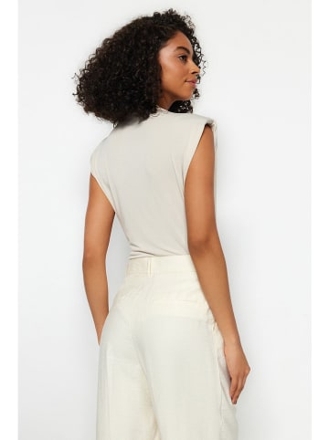 trendyol Blusenbody in Creme