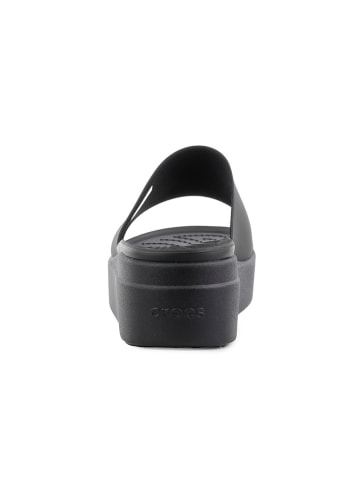 Crocs Klapki "Brooklyn" w kolorze czarnym