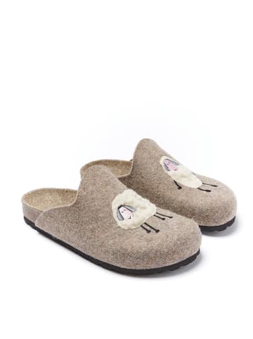Mandel Clogs in Beige
