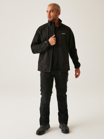 Regatta Softshelljacke "Moutdale" in Schwarz