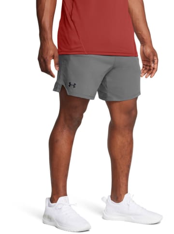Under Armour Trainingsshorts "Vanish" in Grau