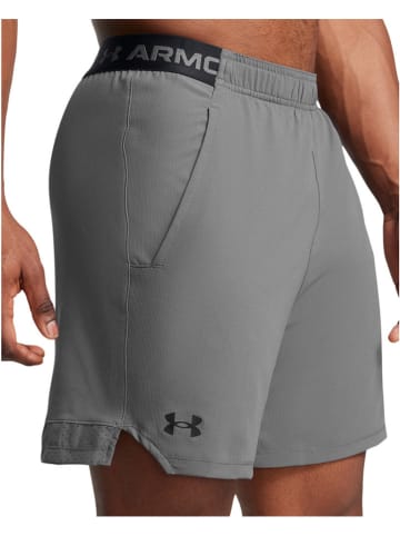 Under Armour Trainingsshorts "Vanish" in Grau