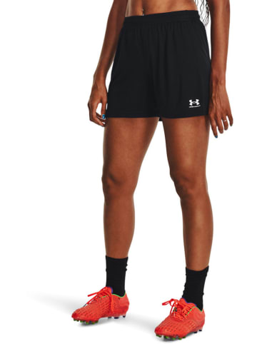 Under Armour Szorty sportowe "Challenger" w kolorze czarnym