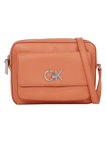 Calvin Klein Umhängetasche in Orange - (B)20,5 x (H)16 x (T)5 cm