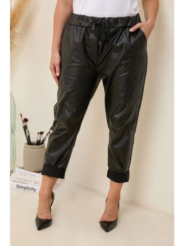 Curvy Lady Kunstlederhose in Schwarz