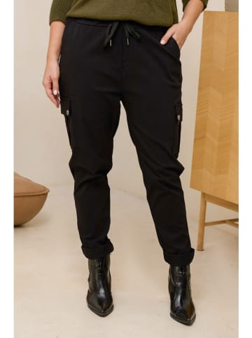 Curvy Lady Cargohose in Schwarz