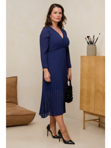 Curvy Lady Plissekleid in Dunkelblau