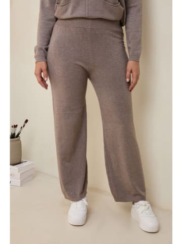 Curvy Lady Hose in Taupe